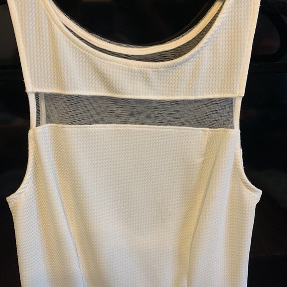 Monteau LA White Dress - Picture 12 of 16